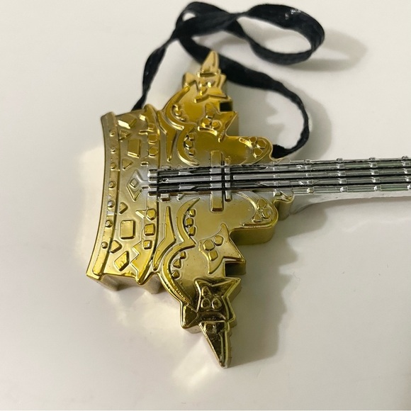 Bratz Really Rock Yasmin Pop Princess Doll Guitar Musical Instrument Accessory - Picture 2 of 11